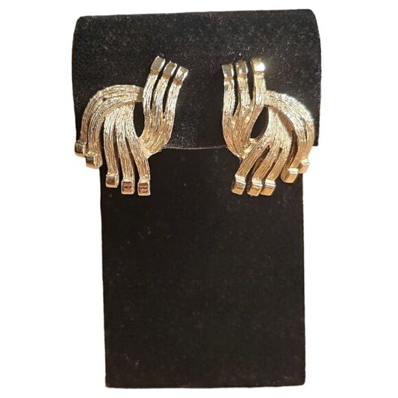 Vintage Abstract Decor Luxury Clip-on Earrings - Picture 1 of 12